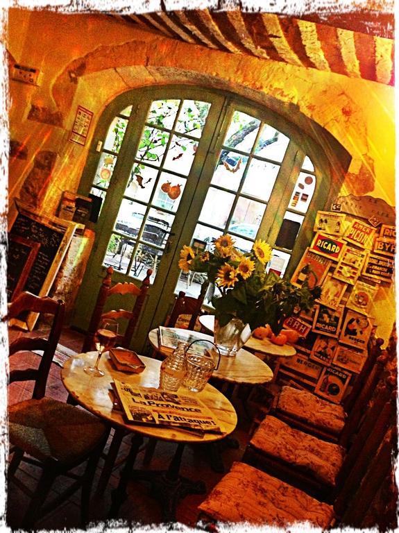 Le Petit Cafe Bed and Breakfast Oppède Exterior foto